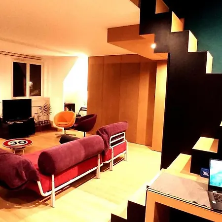 Le Duplex, Vue Et Port