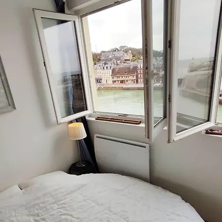 Le Duplex, Vue Et Port